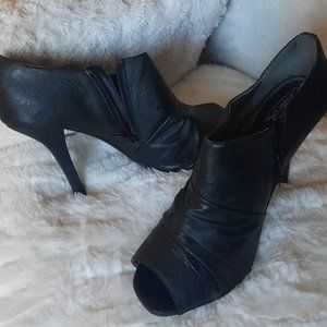 Charles Black Crinkle Leather Zip Side Shootie Square Open Toe